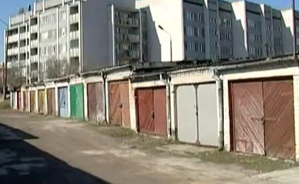 Nesakārtotas dokumentācijas dēļ iedzīvotājiem pārdos viņu pašu uzceltās garāžas Nesakārtotas dokumentācijas dēļ iedzīvotājiem pārdos viņu pašu uzceltās garāžas
