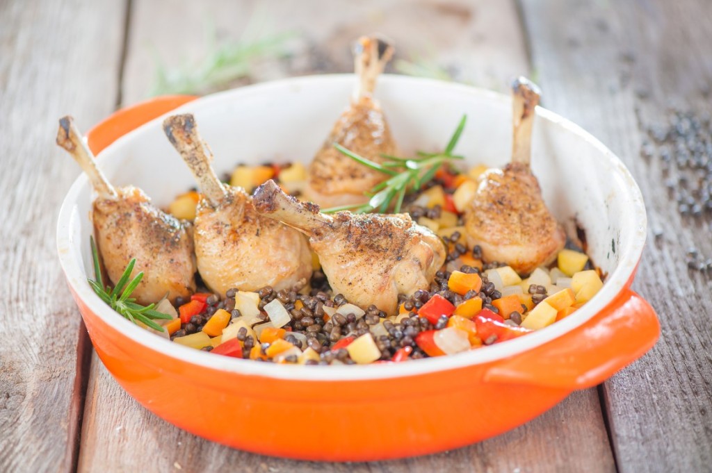 Vistas-stilbini-ar-melno-pupu-un-saknu-sautejumu