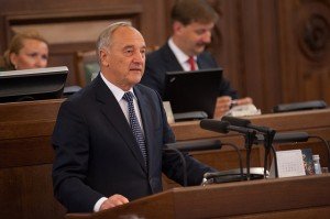 9089977329_62b322ba1d_z1-300x199