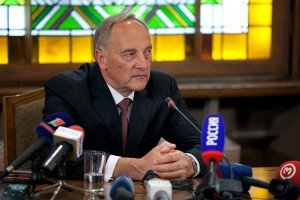 5789909441_73f8ca8c61_z-1-300x200