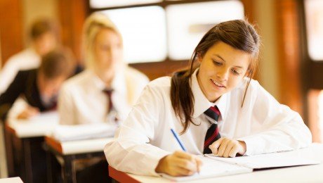 Vai aptur ieceri noteikt minimālo skolēnu skaitu 10. klasēs? Vai aptur ieceri noteikt minimālo skolēnu skaitu 10. klasēs?