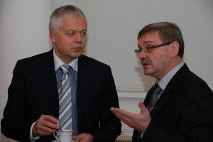 4100357150_b6cceefb09_z